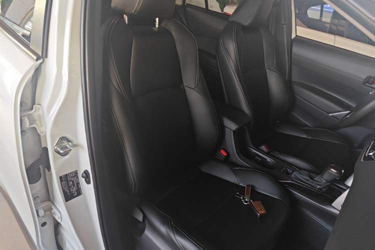 Used Toyota FRONTLANDER 2023 2.0L CVT Elite Edition Right Front Seat