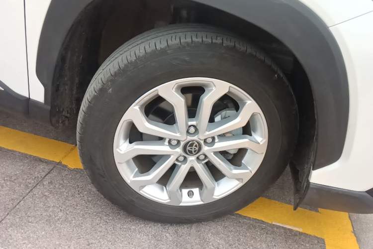 Used Toyota FRONTLANDER 2023 2.0L CVT Elite Edition Right Front Wheel Hub