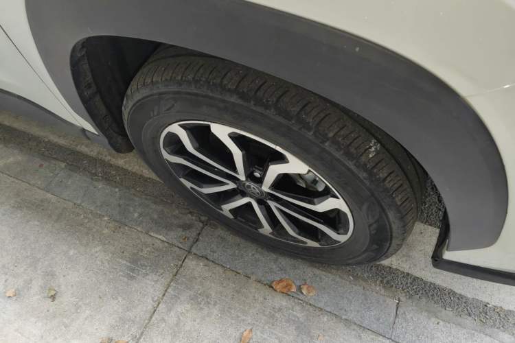 Used Toyota FRONTLANDER 2023 2.0L Smart Electric Hybrid Dual-Engine Luxury Edition Right Front Wheel Hub