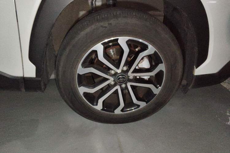 Used Toyota FRONTLANDER 2023 2.0L CVT Luxury Edition Right Front Wheel Hub