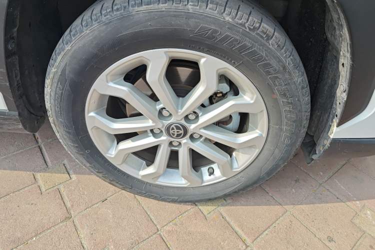 Used Toyota FRONTLANDER 2023 2.0L CVT Elite Edition Right Front Wheel Hub