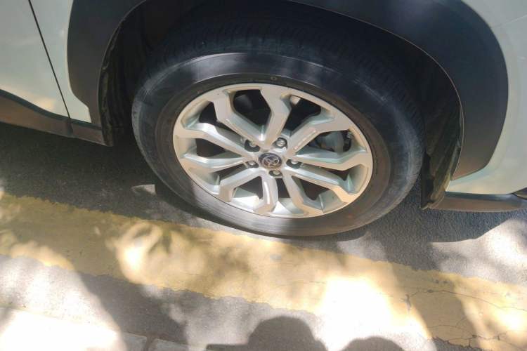 Used Toyota FRONTLANDER 2023 2.0L Smart Electric Hybrid Dual-Engine Leading Edition Right Front Wheel Hub