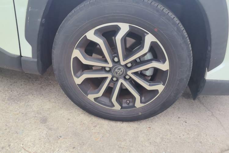 Used Toyota FRONTLANDER 2023 2.0L Smart Electric Hybrid Dual-Engine Luxury Edition Right Front Wheel Hub