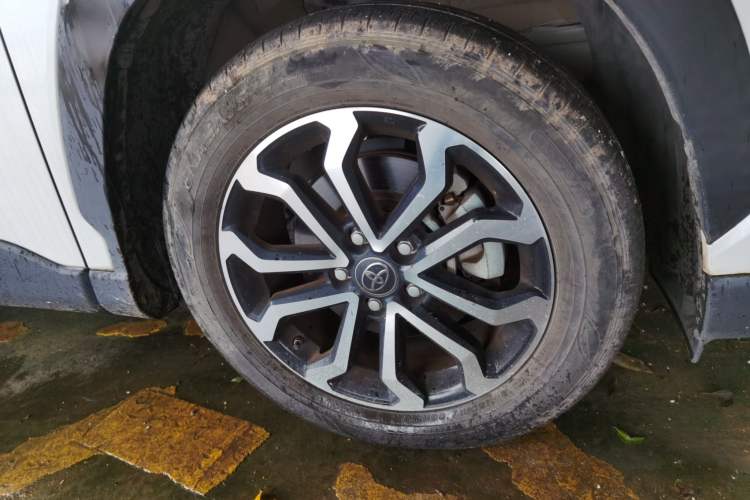 Used Toyota FRONTLANDER 2023 2.0L CVT Luxury Edition Right Front Wheel Hub