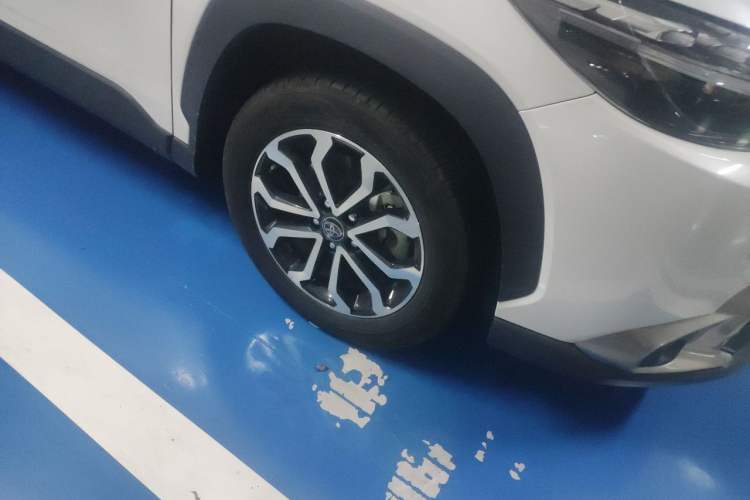 Used Toyota FRONTLANDER 2023 2.0L Smart Electric Hybrid Dual-Engine Luxury Edition Right Front Wheel Hub