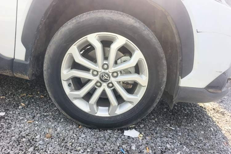 Used Toyota FRONTLANDER 2023 2.0L CVT Elite Edition Right Front Wheel Hub