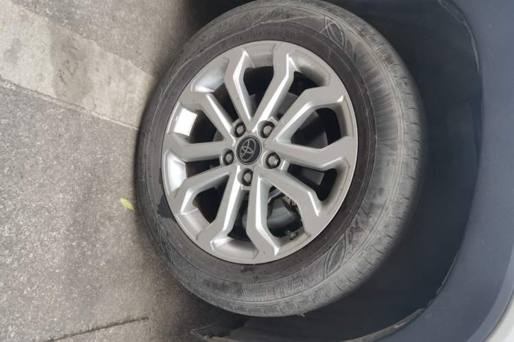 Used Toyota FRONTLANDER 2023 2.0L CVT Elite Edition Right Front Wheel Hub