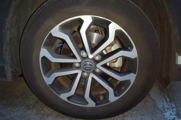 Used Toyota FRONTLANDER 2023 2.0L Smart Electric Hybrid Dual-Engine Luxury Edition Right Front Wheel Hub