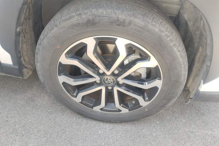 Used Toyota FRONTLANDER 2023 2.0L Smart Electric Hybrid Dual-Engine Deluxe Version Right Front Wheel Hub
