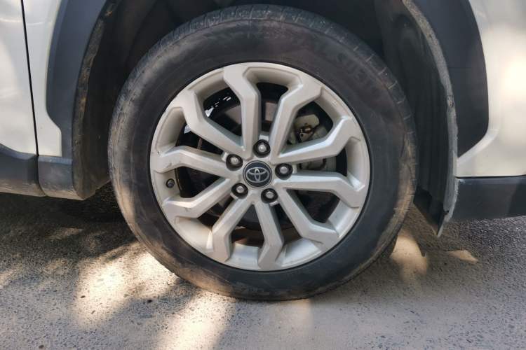 Used Toyota FRONTLANDER 2023 2.0L CVT Leading Edition Right Front Wheel Hub