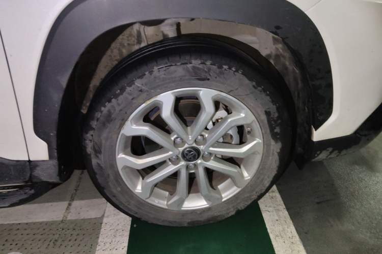 Used Toyota FRONTLANDER 2023 2.0L CVT Elite Edition Right Front Wheel Hub