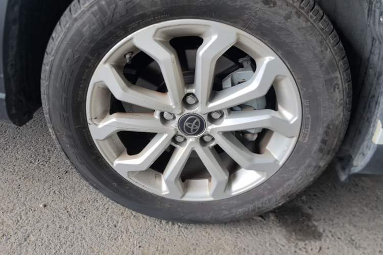 Used Toyota FRONTLANDER 2023 2.0L CVT Leading Edition Right Front Wheel Hub