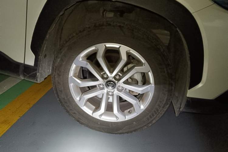 Used Toyota FRONTLANDER 2023 2.0L CVT Leading Edition Right Front Wheel Hub