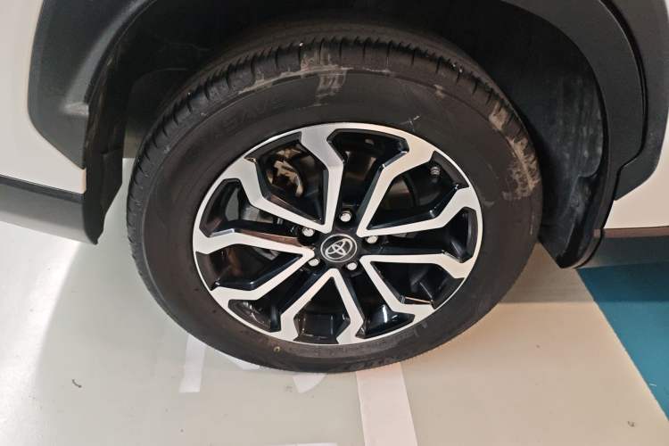 Used Toyota FRONTLANDER 2023 2.0L Smart Electric Hybrid Dual-Engine Deluxe Version Right Rear Wheel Hub