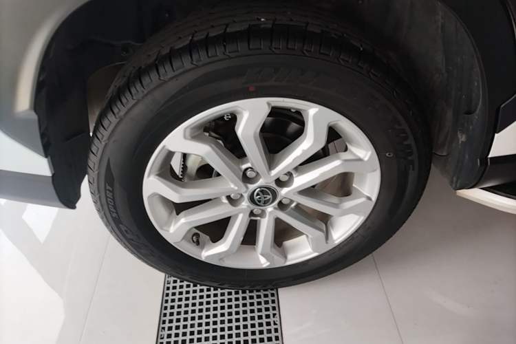 Used Toyota FRONTLANDER 2023 2.0L CVT Elite Edition Right Rear Wheel Hub