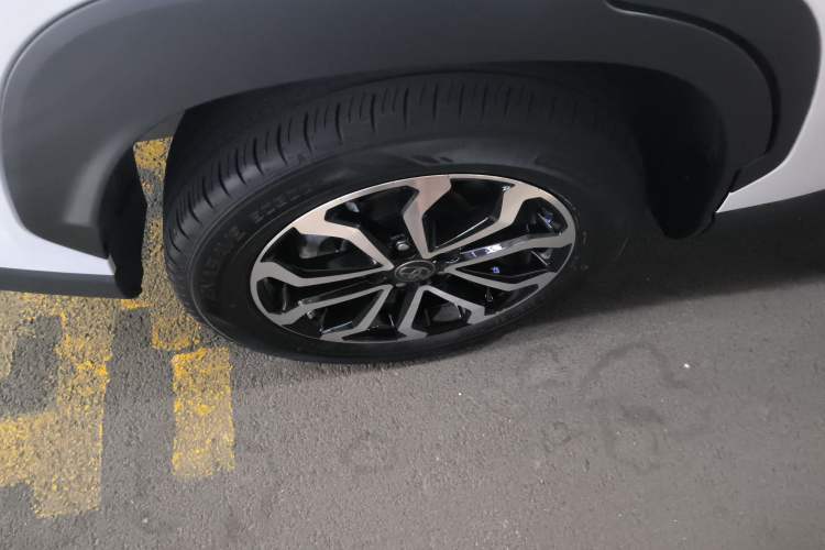 Used Toyota FRONTLANDER 2023 2.0L Smart Electric Hybrid Dual-Engine Luxury Edition Right Rear Wheel Hub