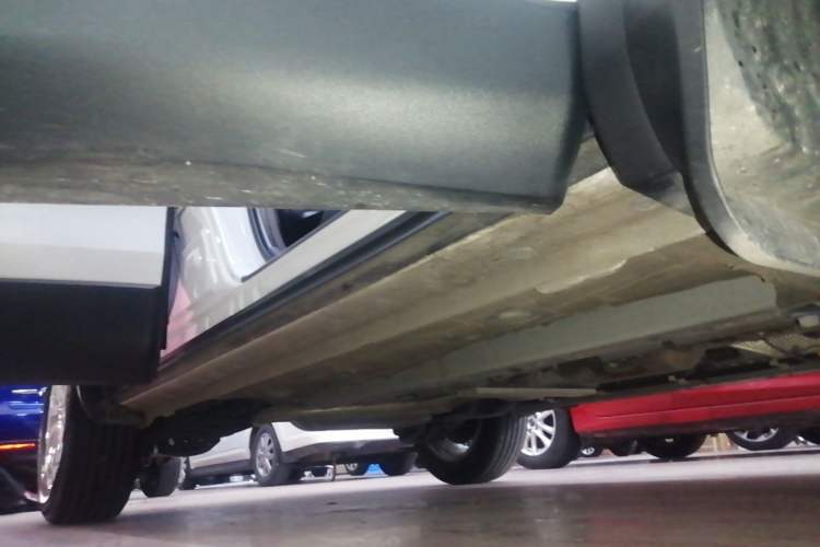 Used Toyota FRONTLANDER 2023 2.0L CVT Elite Edition Right Side Sill