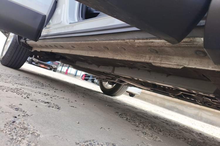 Used Toyota FRONTLANDER 2023 2.0L CVT Elite Edition Right Side Sill