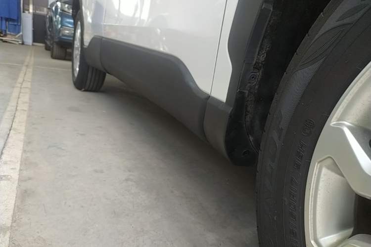 Used Toyota FRONTLANDER 2023 2.0L CVT Leading Edition Right Side Sill