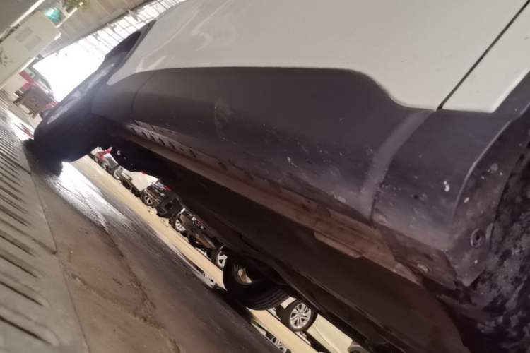 Used Toyota FRONTLANDER 2023 2.0L CVT Elite Edition Right Side Sill