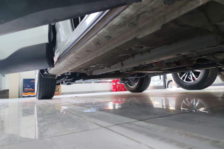 Used Toyota FRONTLANDER 2023 2.0L CVT Elite Edition Right Side Sill