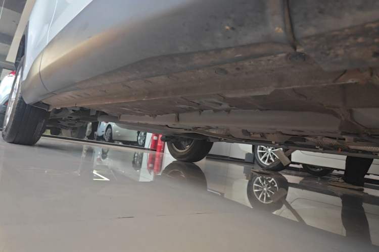 Used Toyota FRONTLANDER 2023 2.0L CVT Elite Edition Right Side Sill