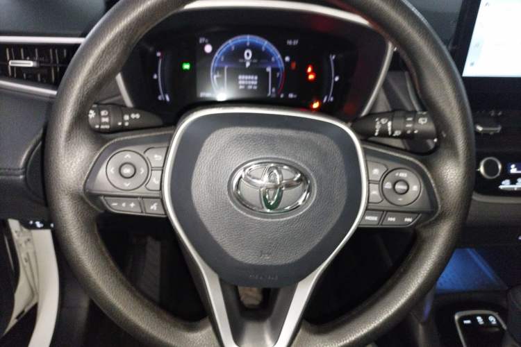 Used Toyota FRONTLANDER 2023 2.0L CVT Luxury Edition Steering Wheel