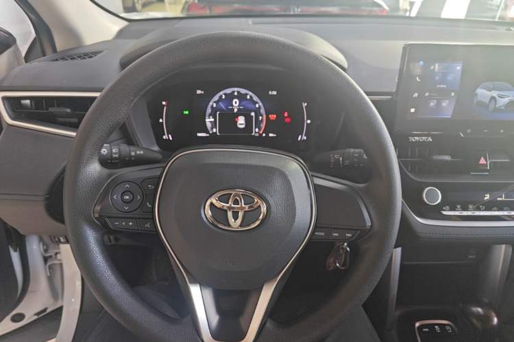 Used Toyota FRONTLANDER 2023 2.0L CVT Elite Edition Steering Wheel