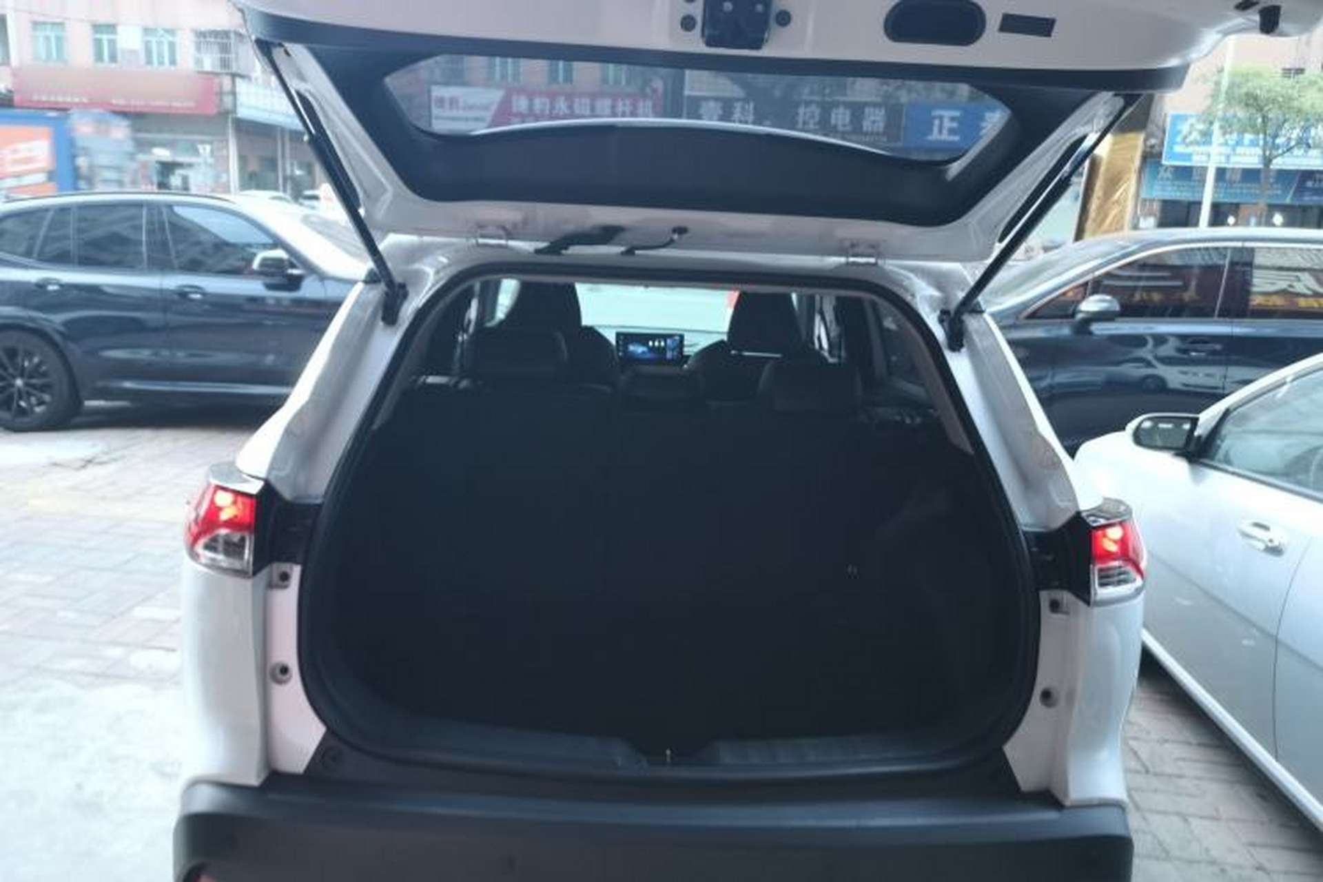 Used Toyota FRONTLANDER 2023 2.0L CVT Elite Edition Trunk