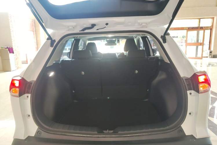 Used Toyota FRONTLANDER 2023 2.0L CVT Leading Edition Trunk