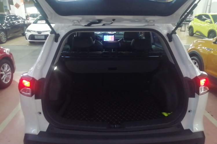 Used Toyota FRONTLANDER 2023 2.0L CVT Elite Edition Trunk