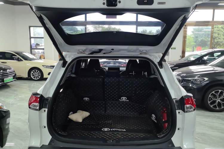 Used Toyota FRONTLANDER 2023 2.0L CVT Elite Edition Trunk
