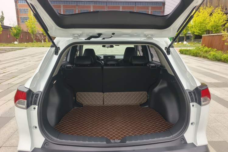 Used Toyota FRONTLANDER 2023 2.0L CVT Leading Edition Trunk