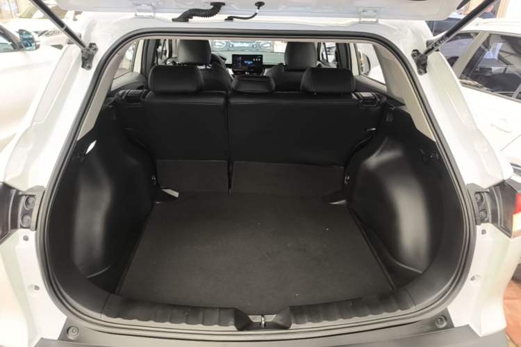 Used Toyota FRONTLANDER 2023 2.0L CVT Elite Edition Trunk