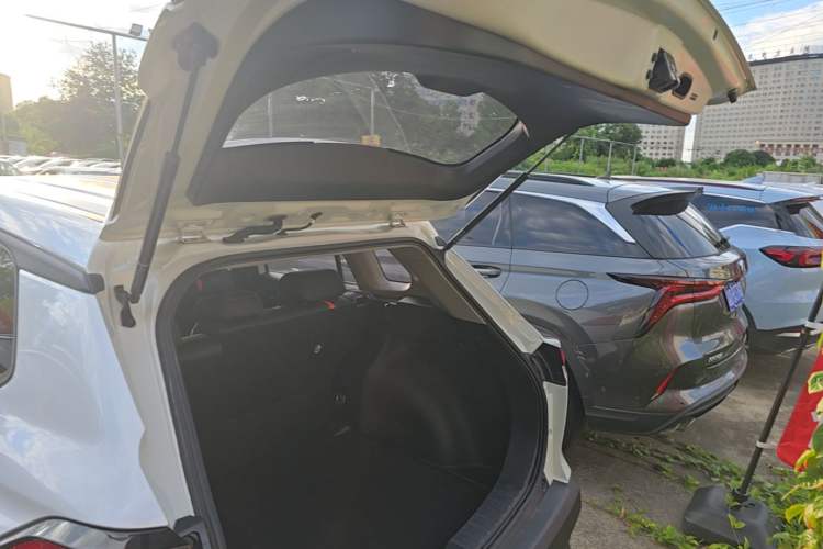 Used Toyota FRONTLANDER 2023 2.0L CVT Leading Edition Trunk