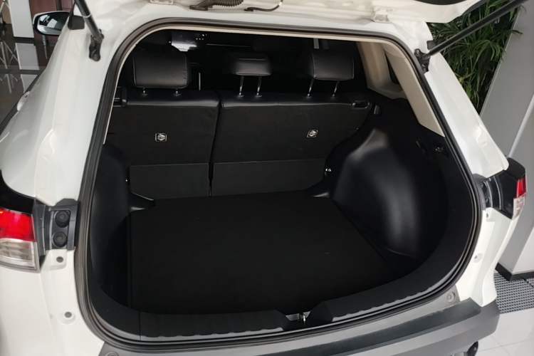 Used Toyota FRONTLANDER 2023 2.0L CVT Elite Edition Trunk