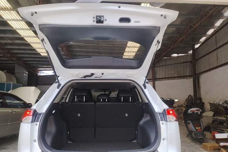 Used Toyota FRONTLANDER 2023 2.0L CVT Elite Edition Trunk