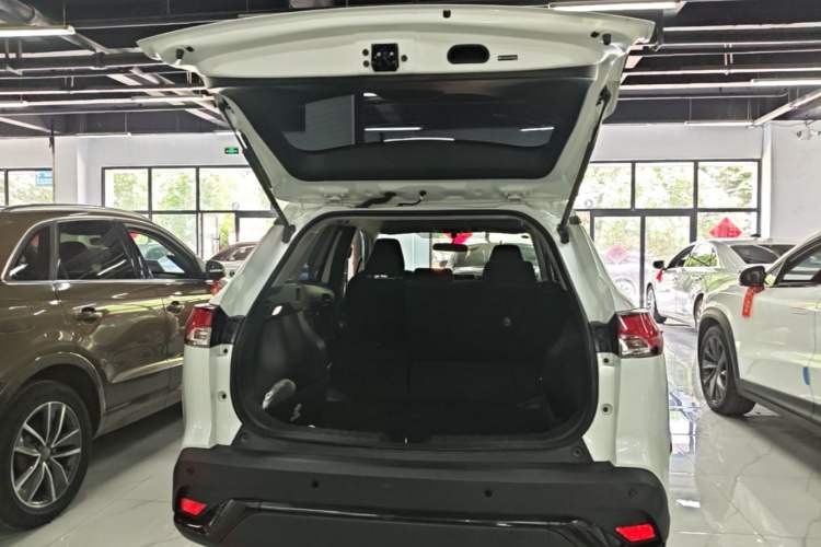Used Toyota FRONTLANDER 2023 2.0L CVT Elite Edition Trunk
