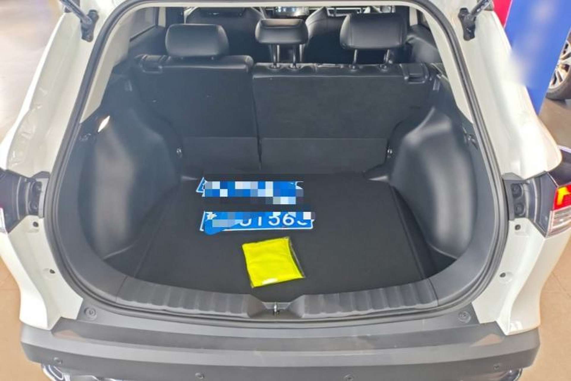 Used Toyota FRONTLANDER 2023 2.0L CVT Elite Edition Trunk