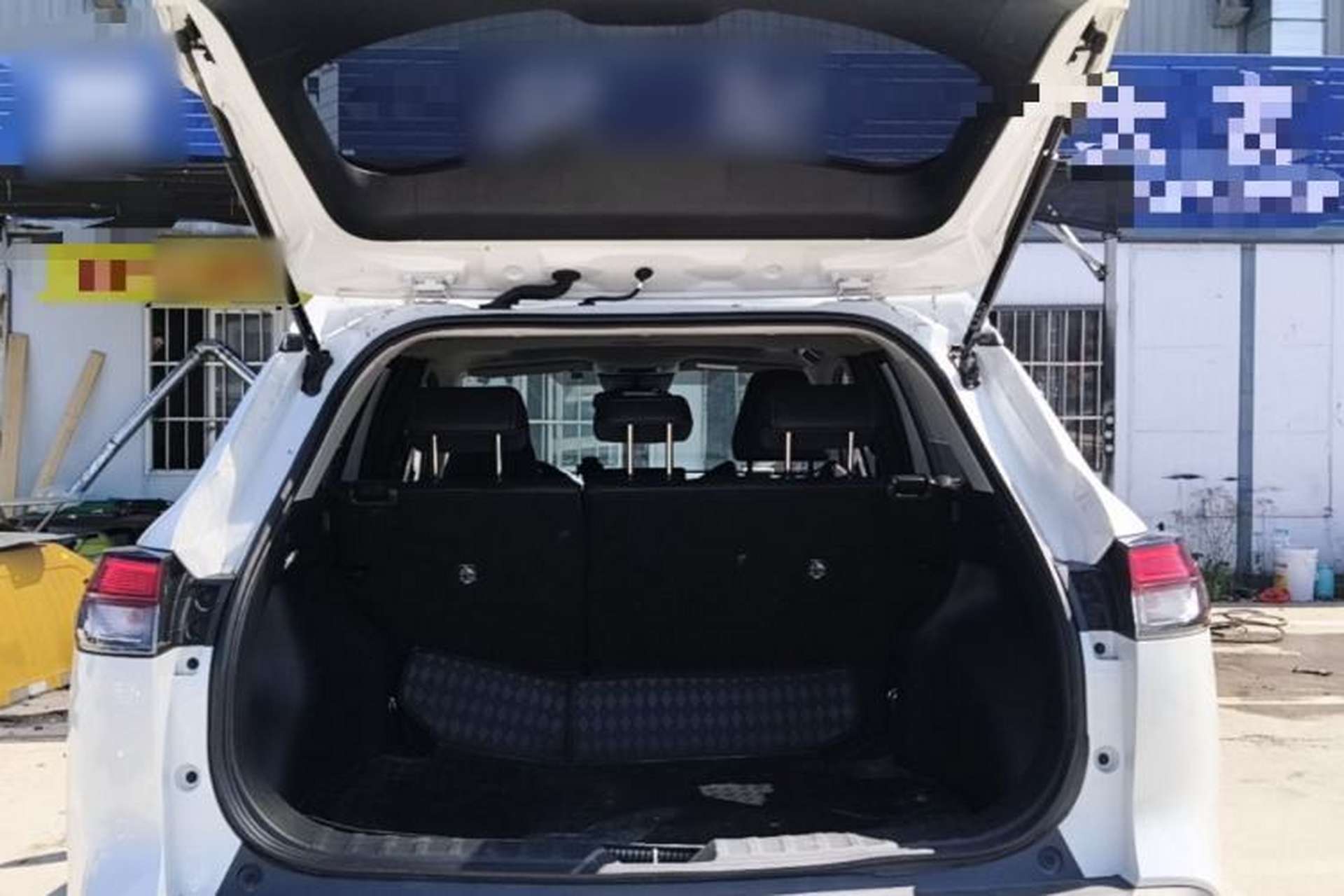 Used Toyota FRONTLANDER 2023 2.0L CVT Luxury Edition Trunk
