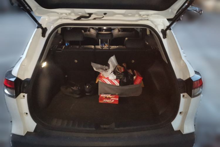 Used Toyota FRONTLANDER 2023 2.0L Smart Electric Hybrid Dual-Engine Luxury Edition Trunk