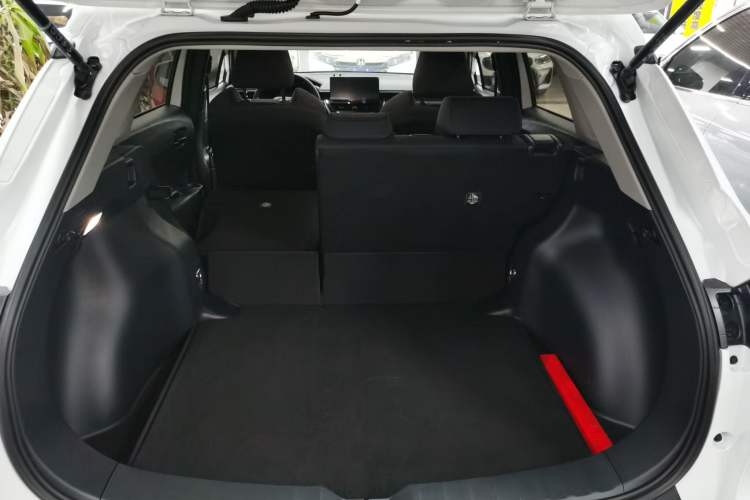 Used Toyota FRONTLANDER 2023 2.0L CVT Leading Edition Trunk