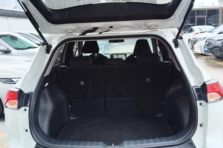 Used Toyota FRONTLANDER 2023 2.0L CVT Leading Edition Trunk