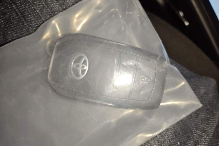 Used Toyota FRONTLANDER 2023 2.0L CVT Leading Edition Vehicle Key