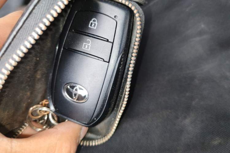 Used Toyota FRONTLANDER 2023 2.0L CVT Leading Edition Vehicle Key