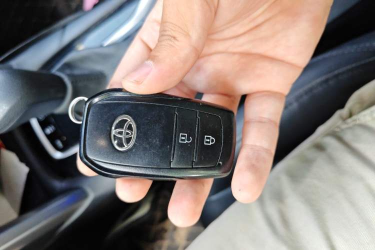 Used Toyota FRONTLANDER 2023 2.0L CVT Leading Edition Vehicle Key