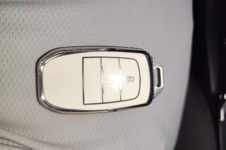 Used Toyota FRONTLANDER 2023 2.0L CVT Leading Edition Vehicle Key