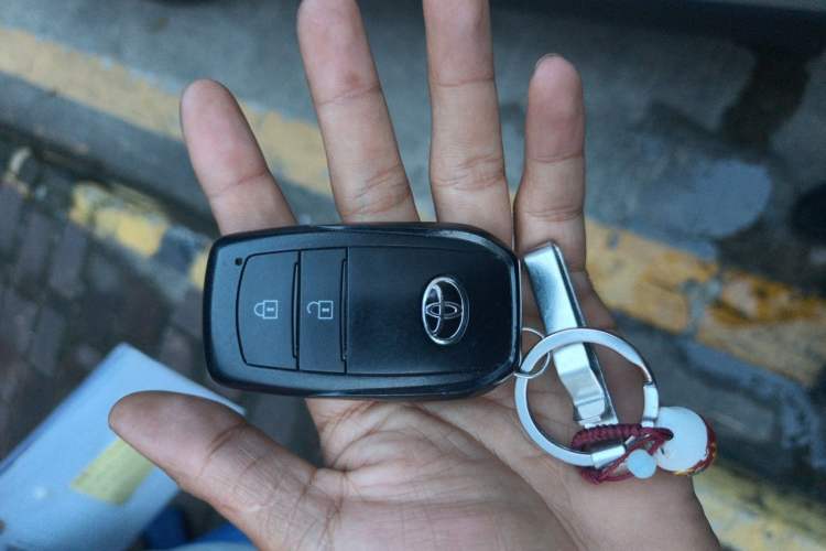 Used Toyota FRONTLANDER 2023 2.0L CVT Leading Edition Vehicle Key