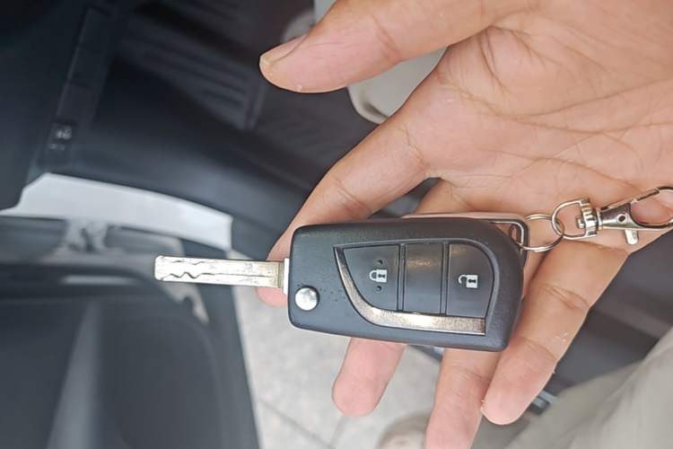 Used Toyota FRONTLANDER 2023 2.0L CVT Elite Edition Vehicle Key