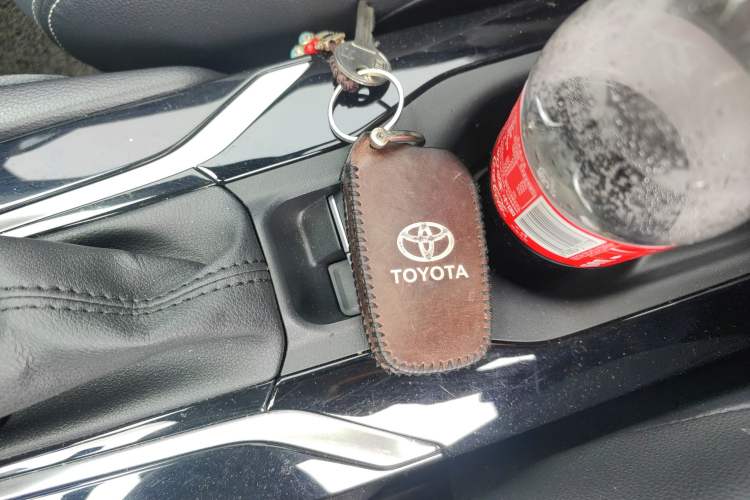 Used Toyota FRONTLANDER 2023 2.0L Smart Electric Hybrid Dual-Engine Luxury Edition Vehicle Key